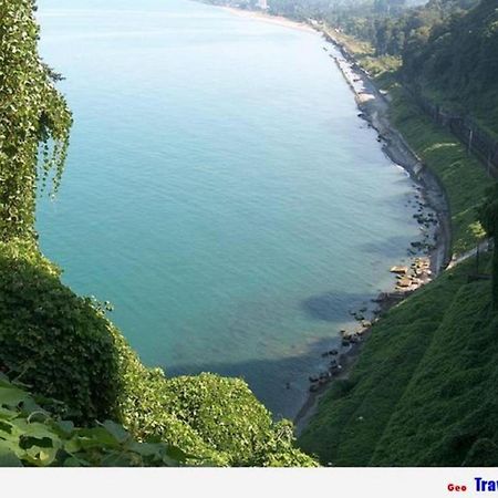 Apart Hotel Black Sea Towers バトゥーミ エクステリア 写真